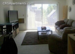 37 Belmont St, Unit 37A in Somerville, MA - Building Photo - Building Photo