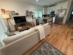 556 Seal Pl NE in Atlanta, GA - Building Photo - Building Photo