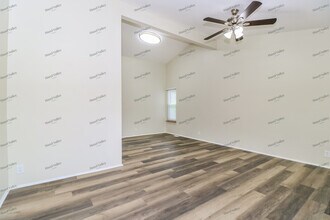 4 Blackfoot Ct in Florissant, MO - Building Photo - Building Photo