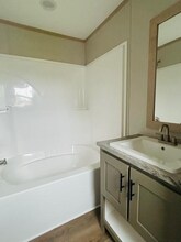 125 S Manor St in Oxford, MI - Building Photo - Building Photo