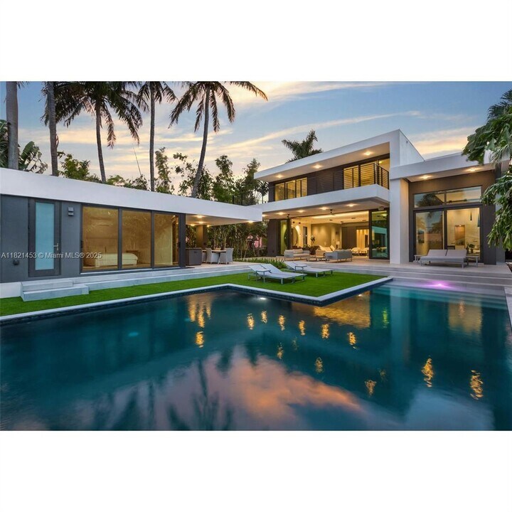 2456 Prairie Ave in Miami Beach, FL - Building Photo