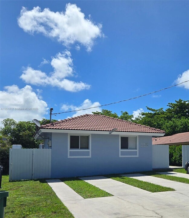 20137 SW 88th Ct in Cutler Bay, FL - Building Photo