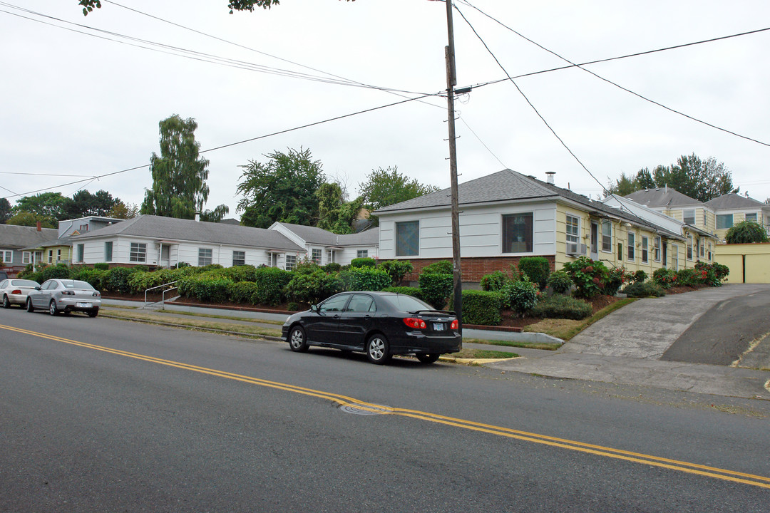 Westmoreland 16 in Portland, OR - Building Photo