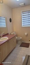 22 Oatfield Rd in Brampton, ON - Building Photo - Building Photo