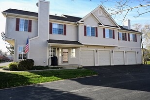 616 Windsor Dr in Fox Lake, IL - Building Photo