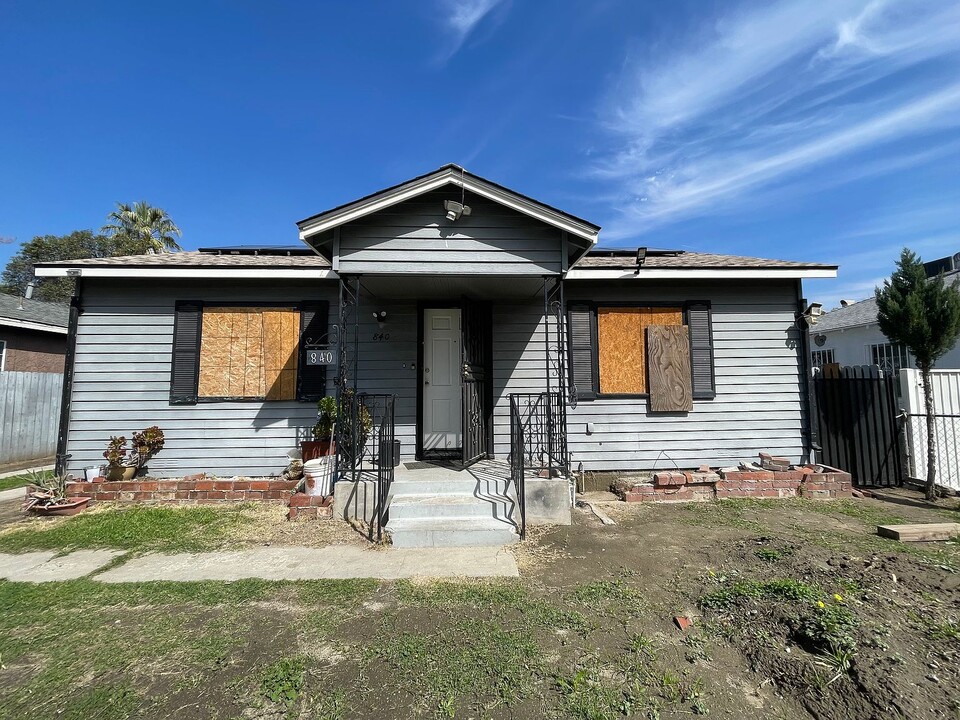 840 W 27th St in San Bernardino, CA - Building Photo