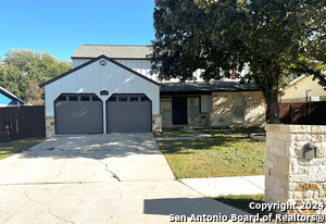 6630 Huebner Rd in San Antonio, TX - Building Photo