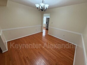8239 Dr Craik Ct in Alexandria, VA - Building Photo - Building Photo