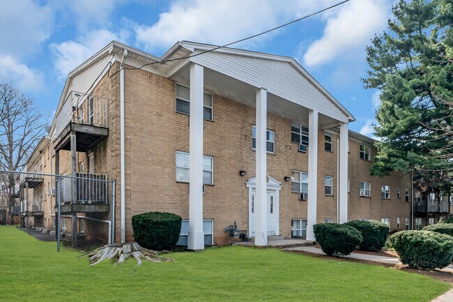 Chilton Manor in Elizabeth, NJ - Foto de edificio - Building Photo