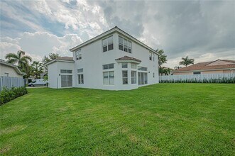 5371 SW 32nd Ter in Fort Lauderdale, FL - Building Photo - Building Photo