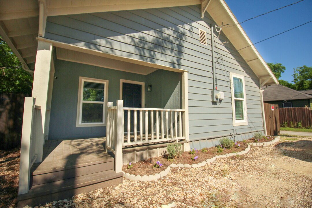 633 N Morris St in Gainesville, TX - Building Photo