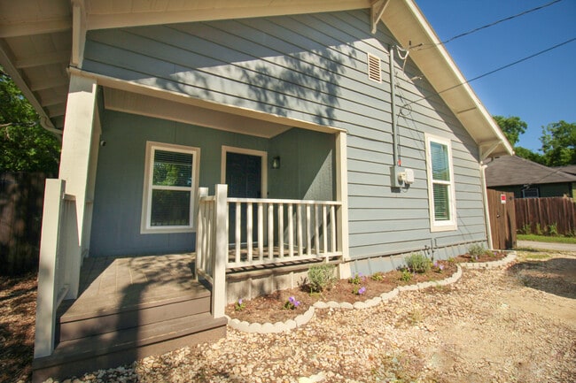 property at 633 N Morris St