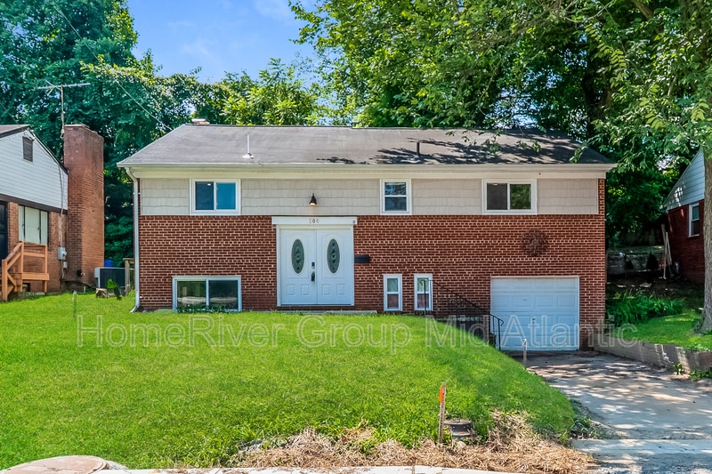 206 Wayne Ave in Silver Spring, MD - Building Photo