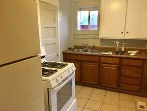 1921 Claremont Ave-Unit -1921.5 Claremont in Pueblo, CO - Building Photo - Building Photo