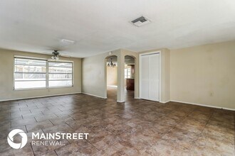 9636 Mark Twain Ln in Port Richey, FL - Foto de edificio - Building Photo