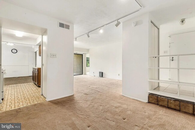 11216 Cherry Hill Rd in Beltsville, MD - Building Photo - Building Photo