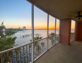 2743 1st St, Unit 403 in Ft. Myers, FL - Building Photo