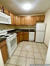 24 Whites Ave, Unit 45 in Watertown, MA - Foto de edificio - Building Photo