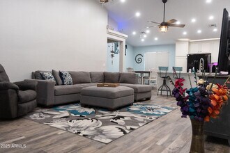 12054 W Dos Rios Dr in Sun City, AZ - Building Photo - Building Photo