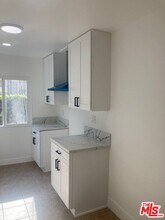 1101 W 106th St in Los Angeles, CA - Building Photo - Building Photo