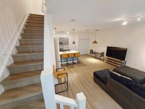 4906 NW 83rd Path in Doral, FL - Building Photo - Building Photo