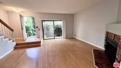 15061 Sherman Way in Los Angeles, CA - Building Photo - Building Photo