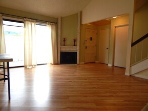 584 W Huntington Dr in Arcadia, CA - Building Photo - Building Photo