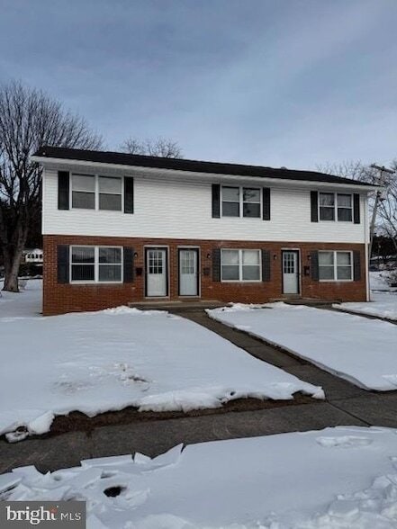 property at 228 W 8th St