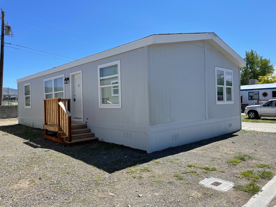 4200 Maslona Dr in Winnemucca, NV - Building Photo