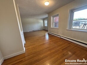 306 Tappan St, Unit 1A in Brookline, MA - Building Photo - Building Photo