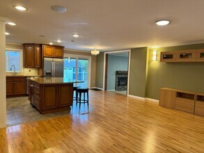 15720 NE 53rd St in Redmond, WA - Building Photo - Building Photo
