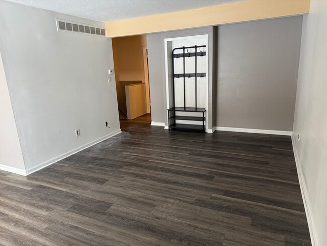 27 Dickinson St, Unit N in Mount Clemens, MI - Building Photo - Building Photo