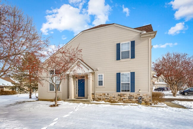 840 Amelia Ct in Grayslake, IL - Building Photo - Building Photo