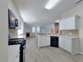 32331 Hunter Park Ct in Conroe, TX - Building Photo - Building Photo