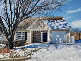 110 Bristol View Cir in Winston-Salem, NC - Building Photo