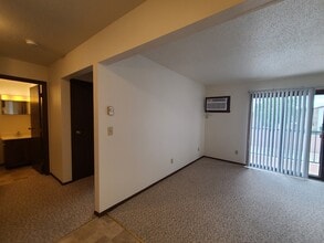 Green Apartments in Fargo, ND - Building Photo - Building Photo