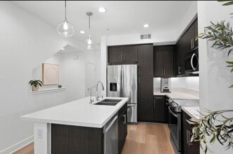 7641 University Ave, Unit 105 in La Mesa, CA - Building Photo - Building Photo