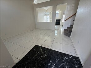 8089 Kentshire Dr in Las Vegas, NV - Building Photo - Building Photo