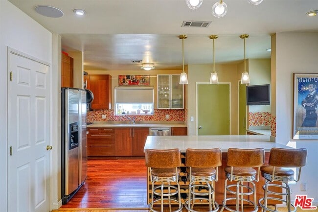 4722 Ventura Canyon Ave in Los Angeles, CA - Building Photo - Building Photo