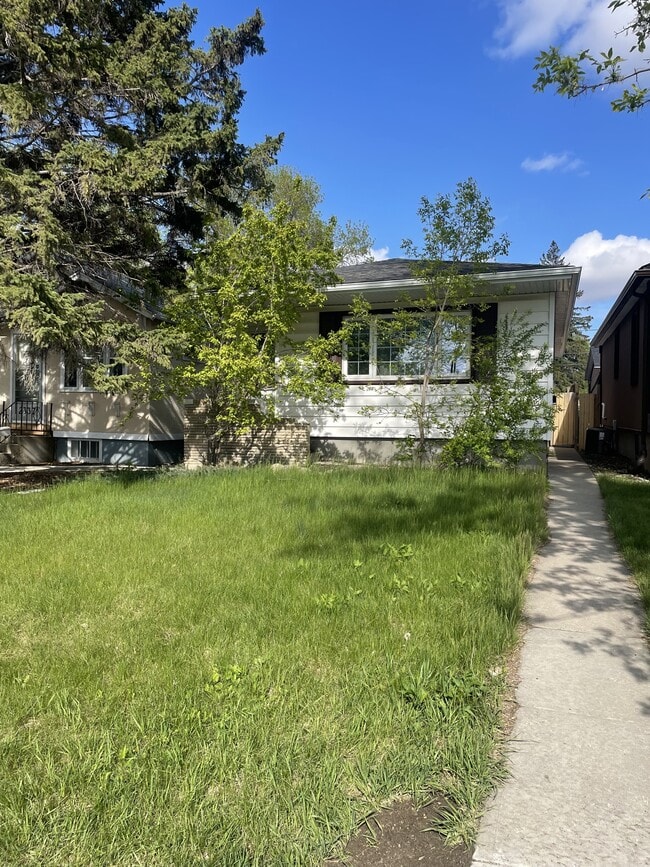 property at 2343 Lindsay St