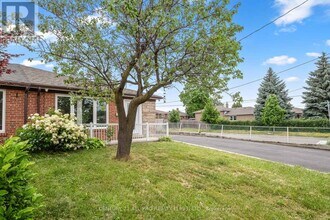 84 Goldsboro Rd in Toronto, ON - Building Photo - Building Photo