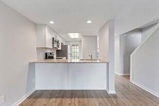 406 Garden Dr in Myrtle Beach, SC - Building Photo