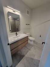 302 W Liberty Dr-Unit -405 in Wheaton, IL - Building Photo - Building Photo