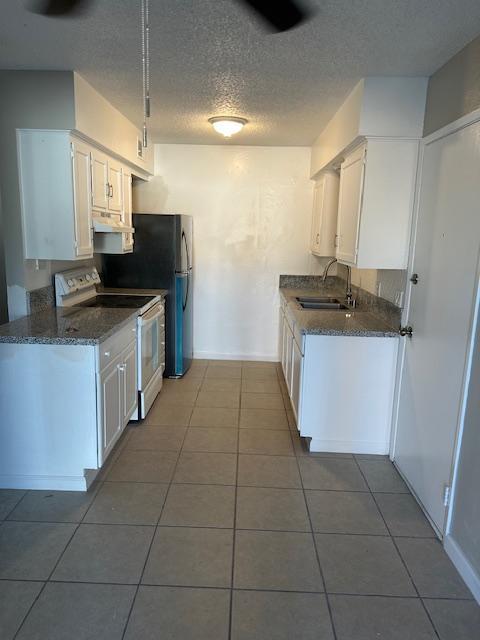 property at 4440 E Dakota Ave