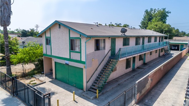 1208 E Golden St in Compton, CA - Building Photo - Primary Photo