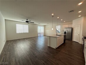8011 Cavazzo Ave in Las Vegas, NV - Building Photo - Building Photo