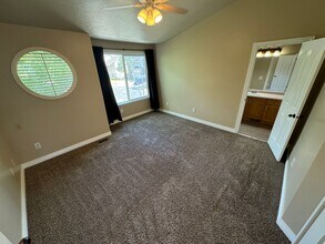 707 Zinnia Way in Sandy, UT - Building Photo - Building Photo