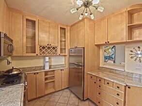 201 E 62nd St in New York, NY - Building Photo - Building Photo