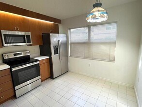 7 Amherst Ct in Royal Palm Beach, FL - Building Photo - Building Photo