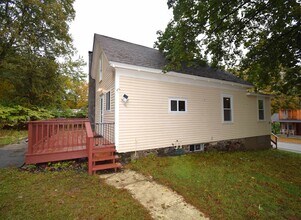 12 River Rd in Exeter, NH - Building Photo - Building Photo